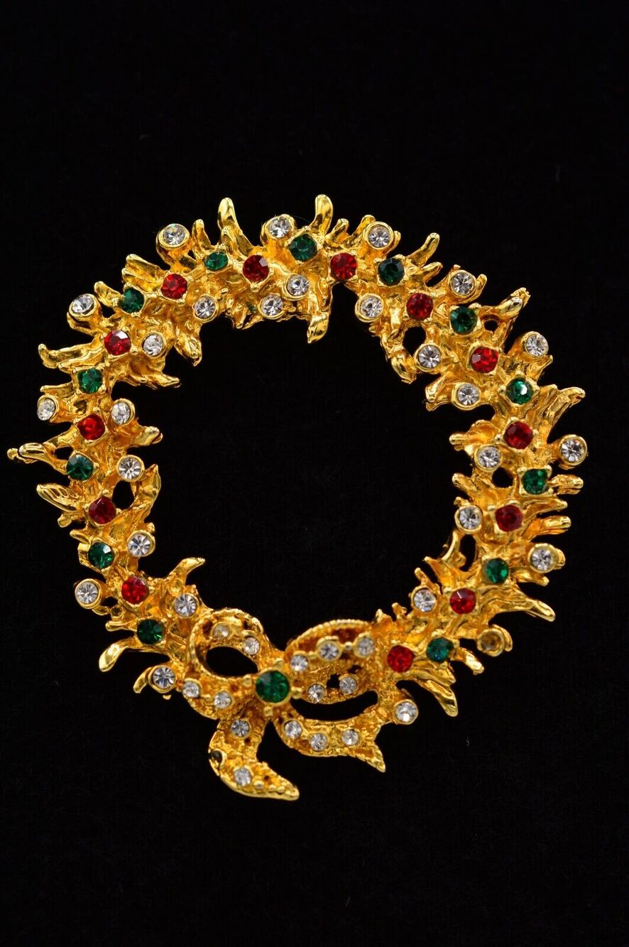 Vintage Christmas Wreath Pin Brooch Brushed Gold Crystal Holiday NOS 1980s BinAC